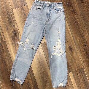 A&F CURVE LOVE ANKLE STRAIGHT JEAN